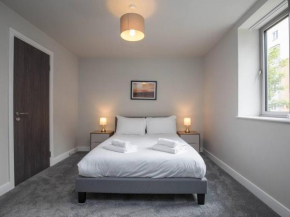 Sophisticated Apartment with Parking Central Slough